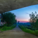 Landschap gezien door een tunnel