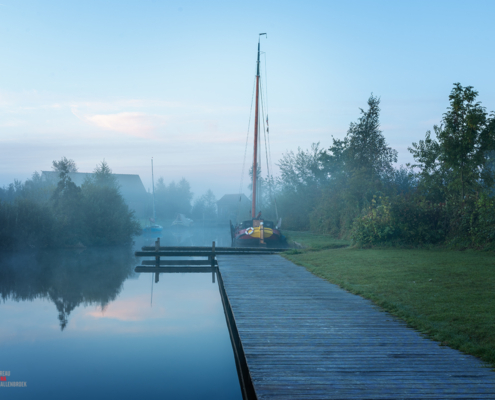 Schip Leekstermeer voor zonsopkomst