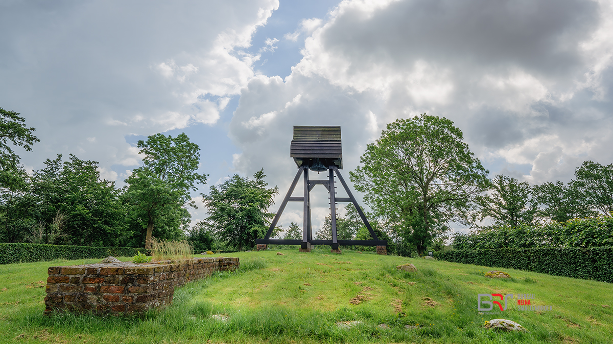 Klokkenstoel Oldekerk op terp