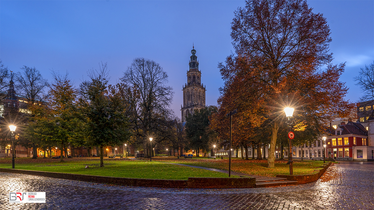 Martinikerkhof tijds blue hour