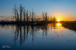 Tusschenwater De Groeve tijdens zonsondergang