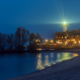 Urker Vuurtoren bij avond vanaf het strand