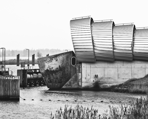 De stormvloedkering Ramspol is een balgstuw,