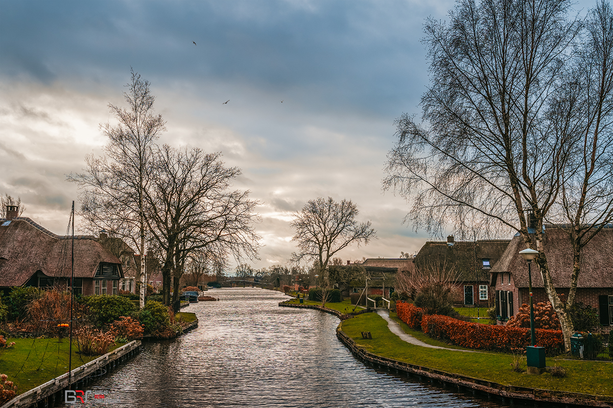 Dwarsgaracht vanaf de brug